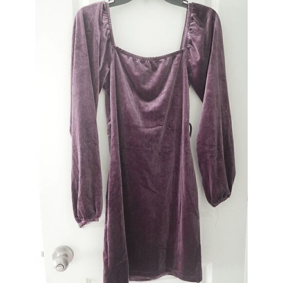 AND NOW THIS Women's Velvet Belted Raglan-Sleeve Dress Size S - Picture 4 of 5
